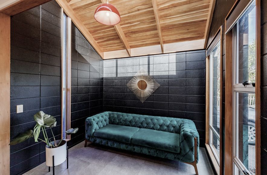“Proportion Perfected: Crafting Spacious Elegance With Subtle Japanese Influence”