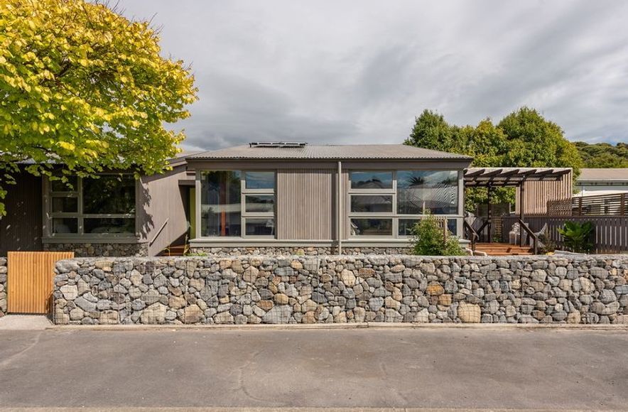Waikanae active solar home