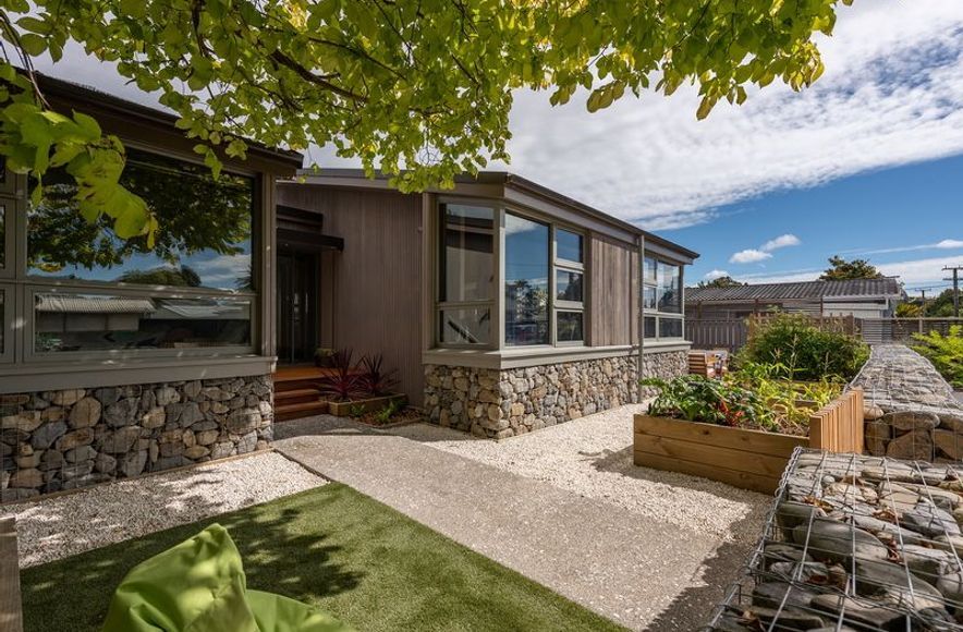 Waikanae active solar home