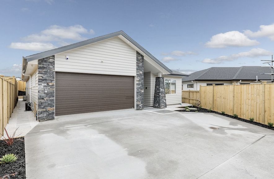 Konoba Road, Huapai