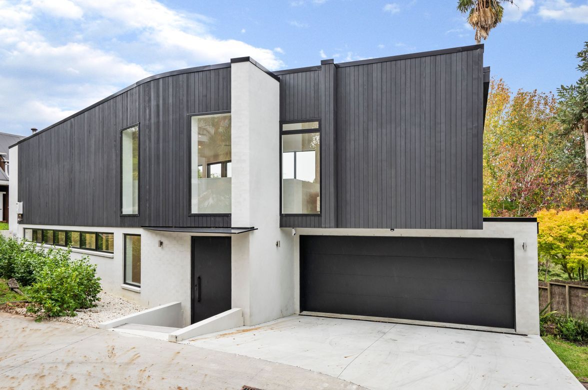 Castor Bay Residence