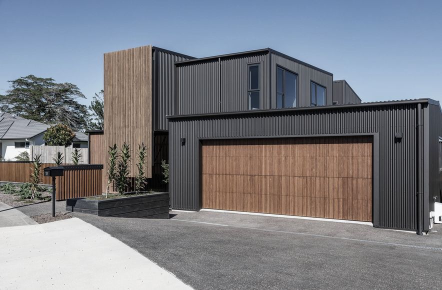 K & J House