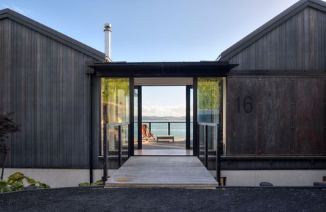 Maraetai, Beach House