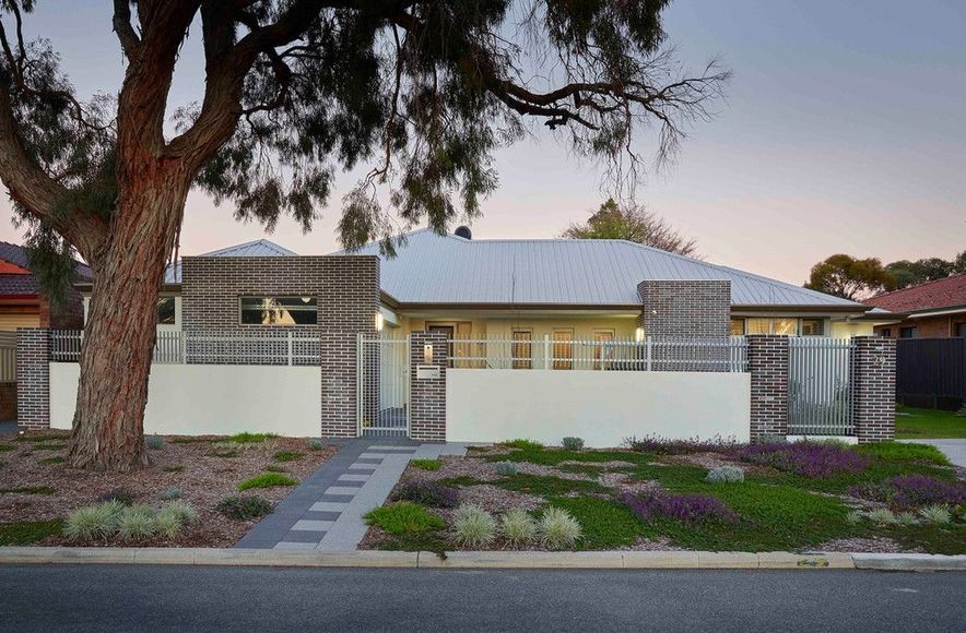 Insulated Garage Door - Winthrop Residence