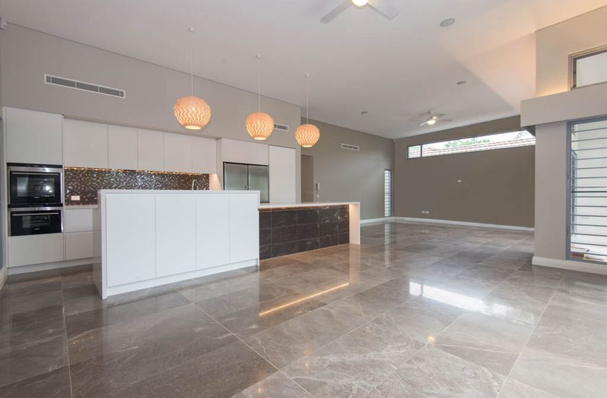 GRIFFITH AV