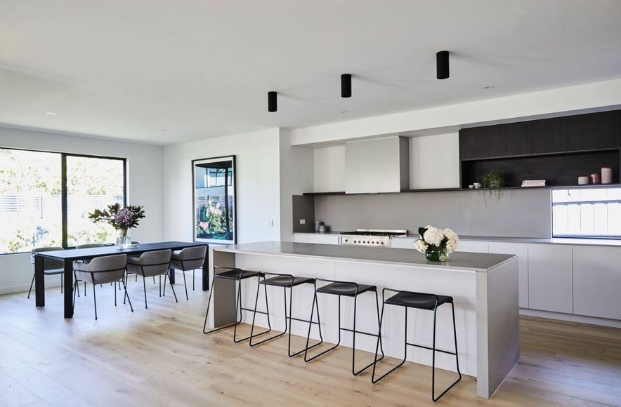 The Hue, Bentleigh East