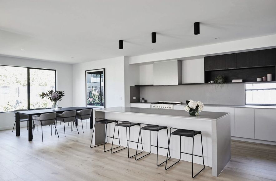The Hue, Bentleigh East