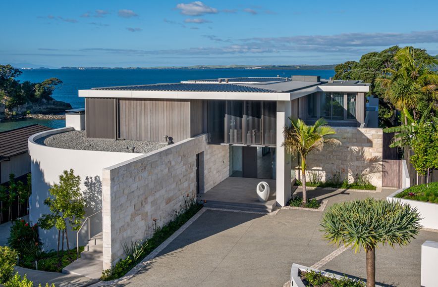 Castor Bay - Woodgrained Aluminum Louvres, Gates & Fencing
